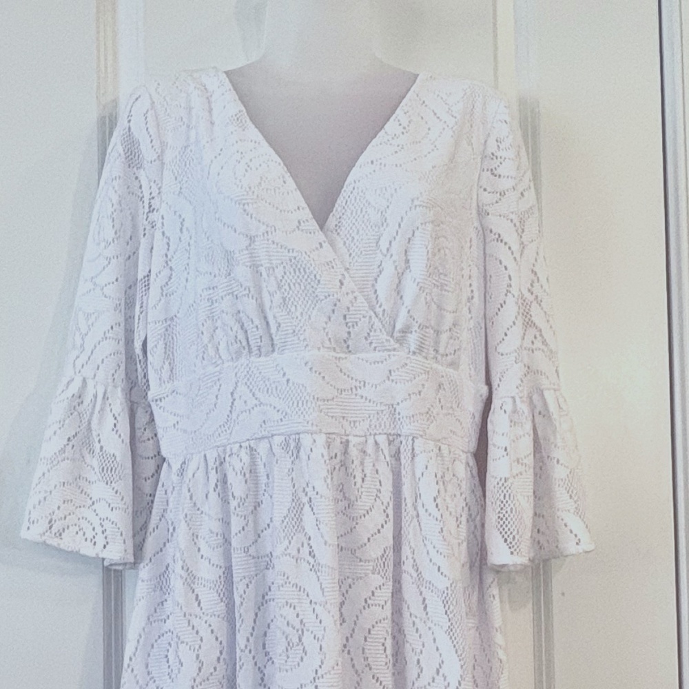 Lilly Pulitzer. A White Lace Eyelet "Cecilia" Resort Dress, Size 10